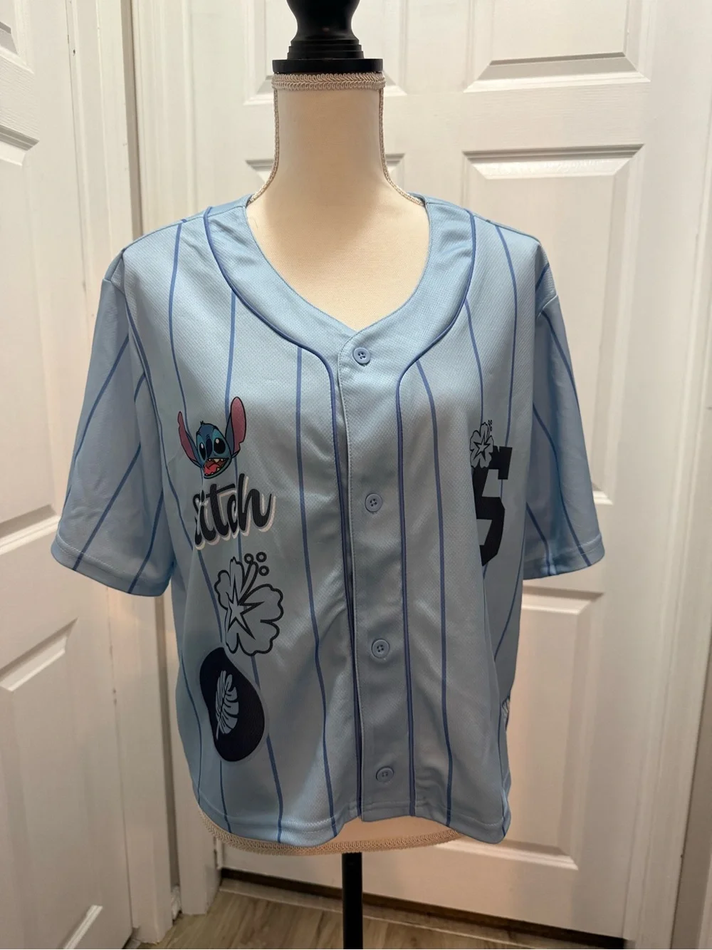 Stitch Women's Graphic Cropped Baseball Jersey Size L NWT
